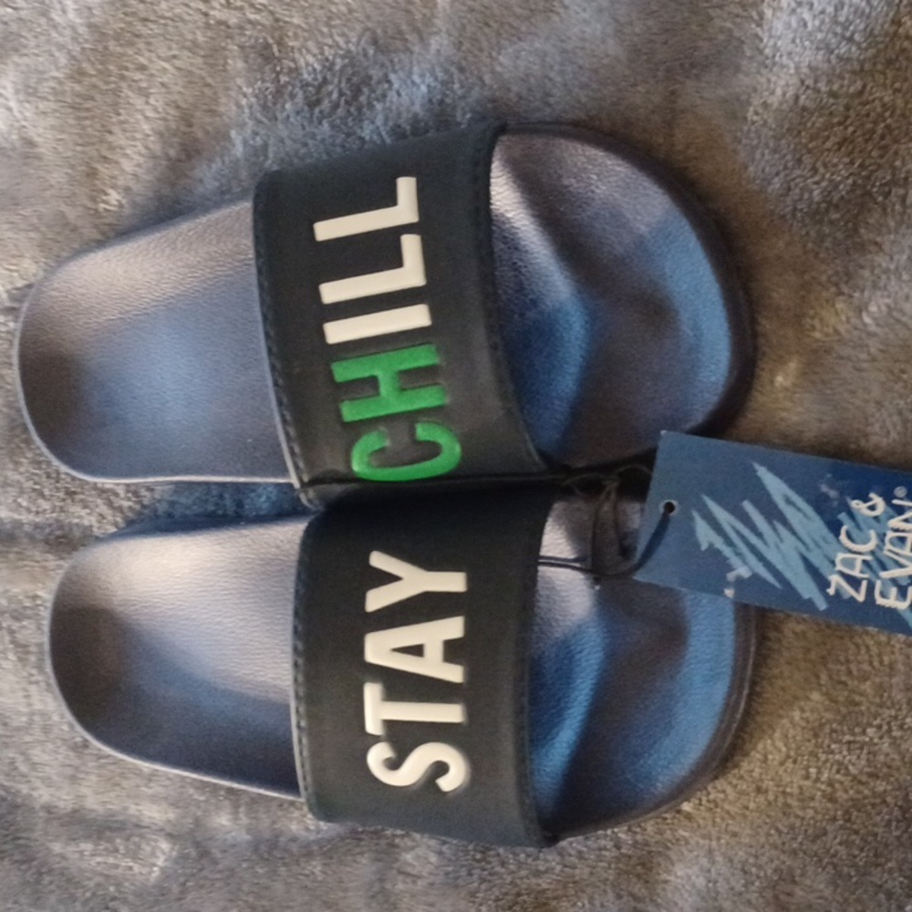 NWT ZAC AND EVAN STAY CHILL BOYS FLIP FLOPS SIZE 11/12